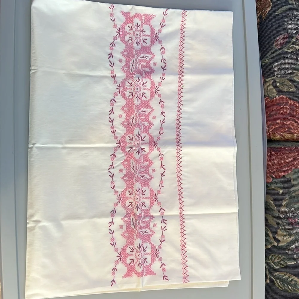 Vintage Floral Embroidered Cream and Pink Fabric Pillowcase 20x30 ( 1 )